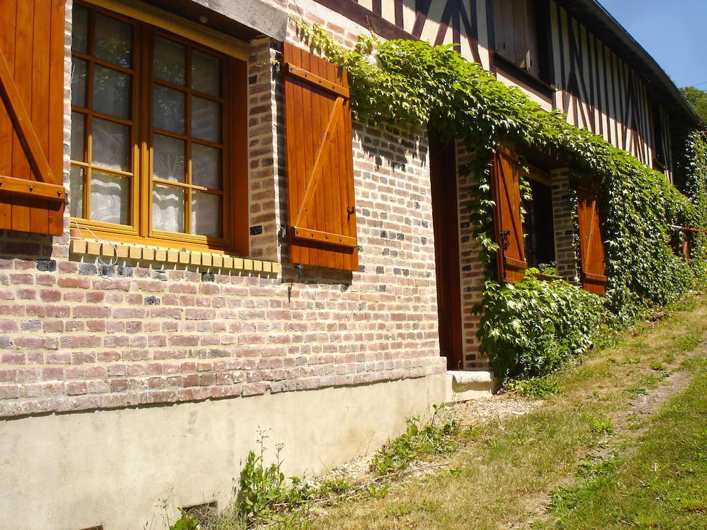 Le Val Godard Fresnay-le-Samson Exterior photo