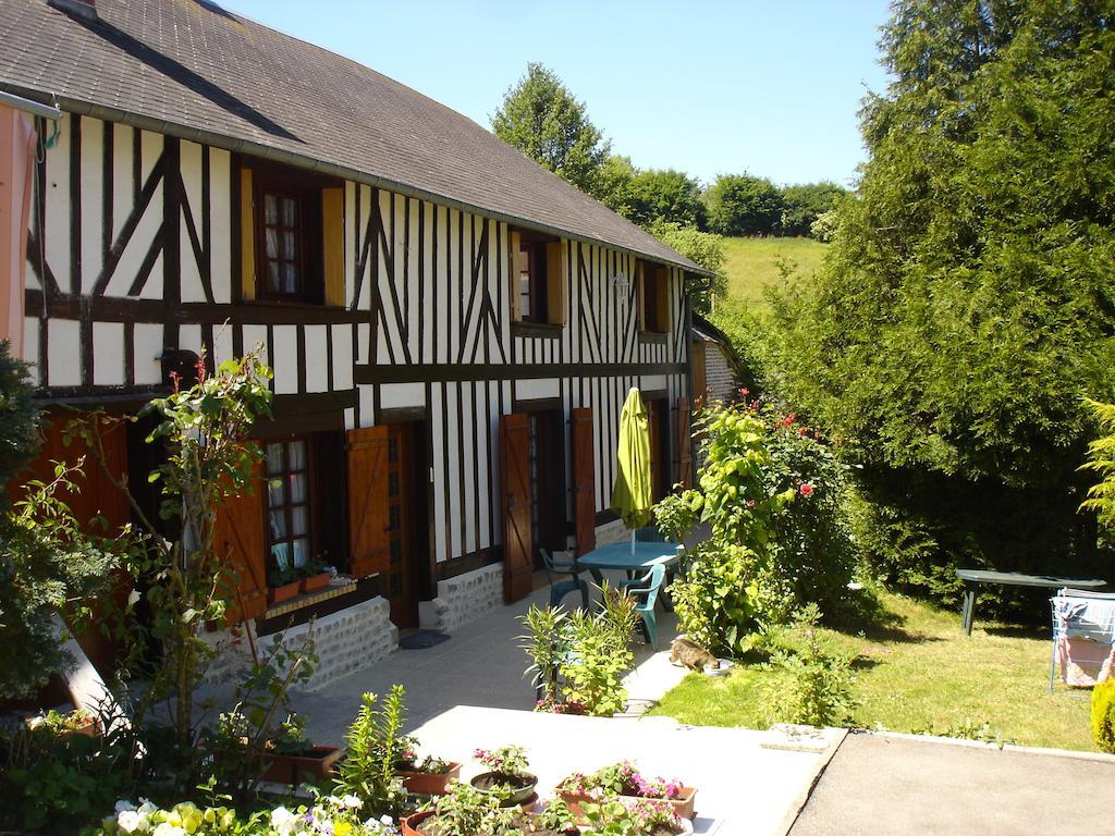 Le Val Godard Fresnay-le-Samson Exterior photo